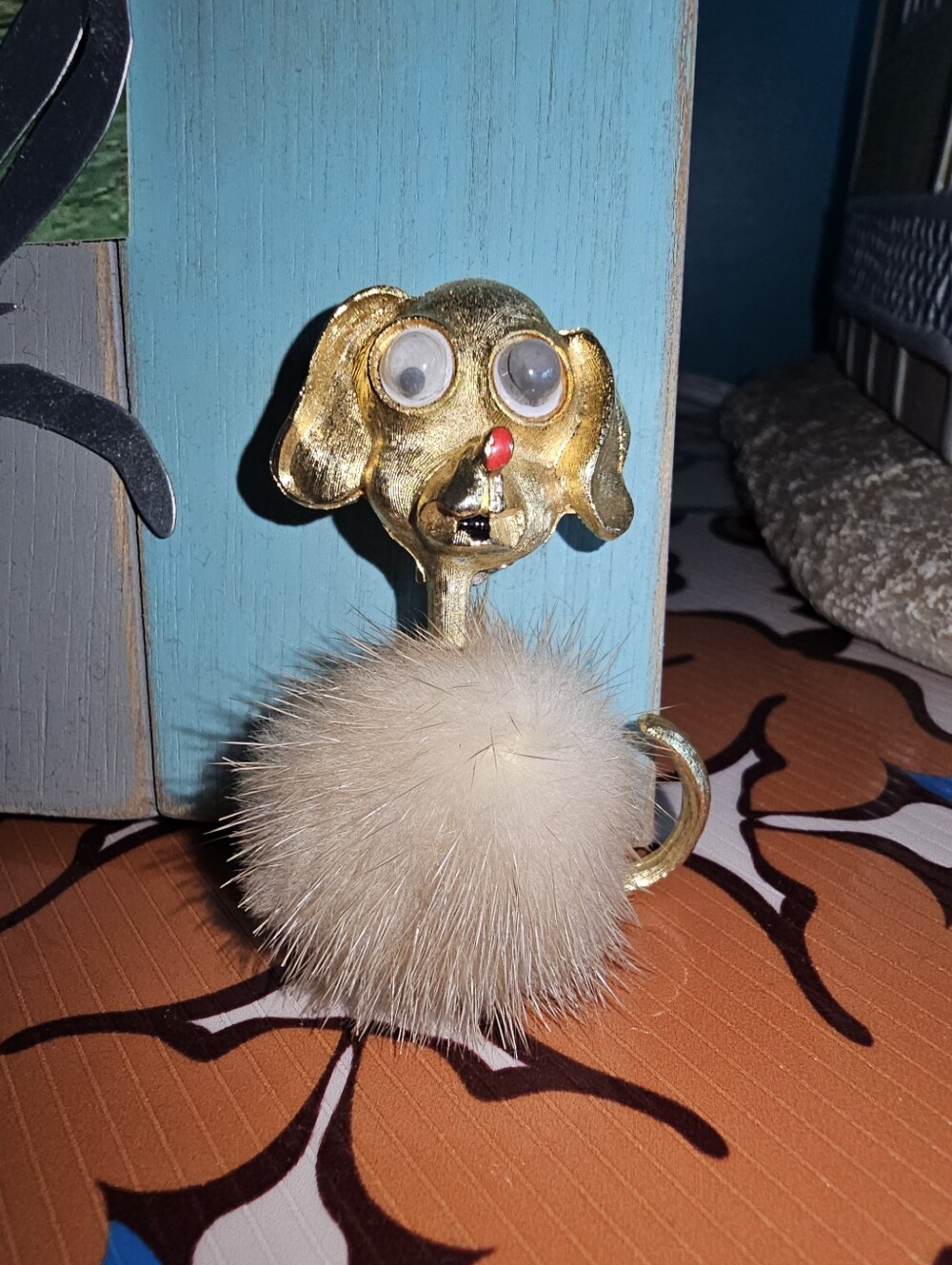 Vintage Jonette Jewelry (J.J.) Brooch Gold-tone Googly Eye Dog Mink Fur Body